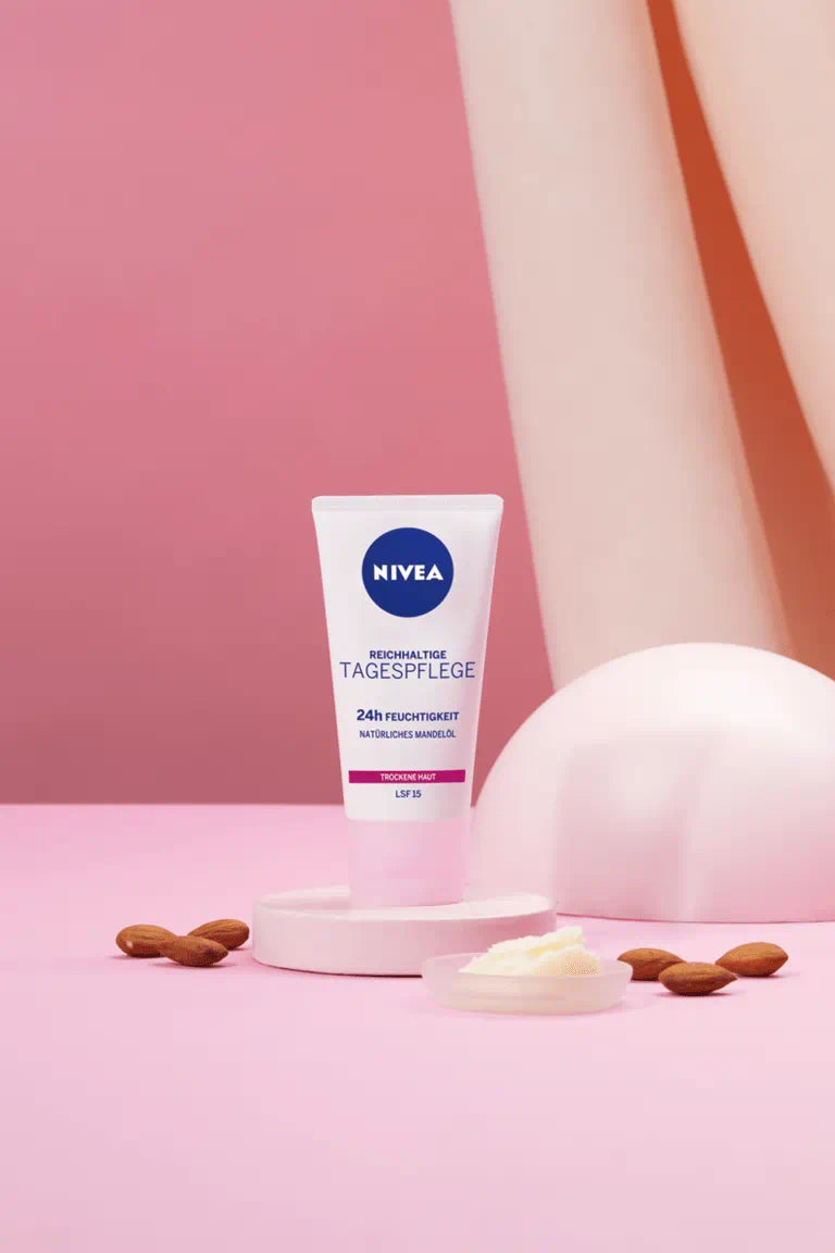 Nivea Soin De Jour Nourrissant Hydratation 24H